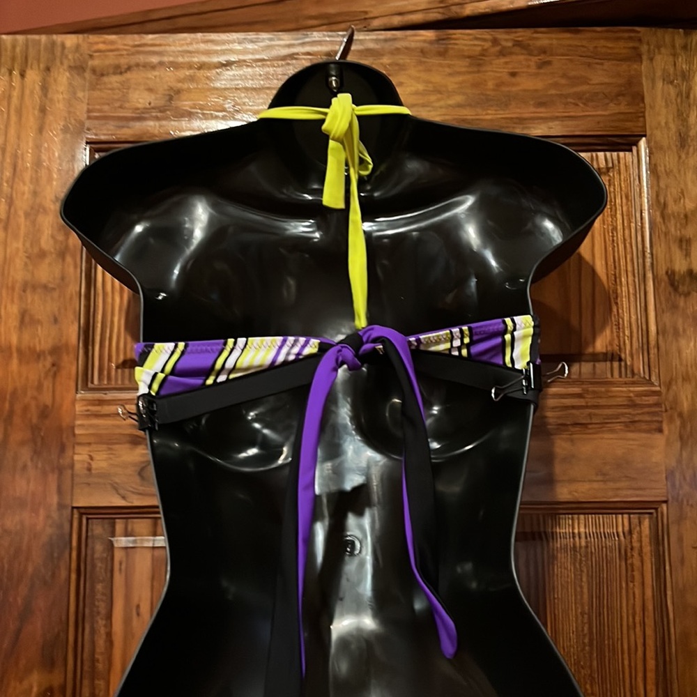 ZeroXPosure Reversable Bikini Top - Picture 5 of 7